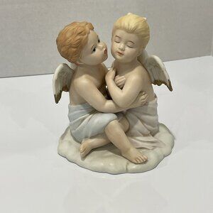 Home Interiors Gifts -  Porcelain‎ Figurine Kissing Angels # 8838 - 4 3/4" tall